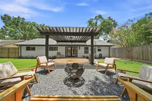 9634 Meadowglen Ln, Houston, TX 77063 - Photo 39