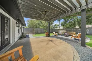 9634 Meadowglen Ln, Houston, TX 77063 - Photo 41