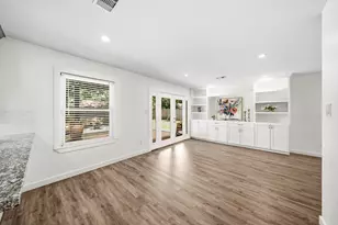 9634 Meadowglen Ln, Houston, TX 77063 - Photo 9