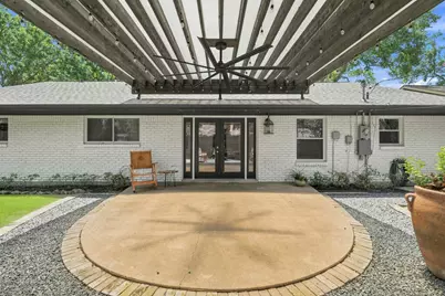 9634 Meadowglen Lane, Houston, TX 77063 - Photo 39