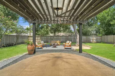 9634 Meadowglen Lane, Houston, TX 77063 - Photo 31