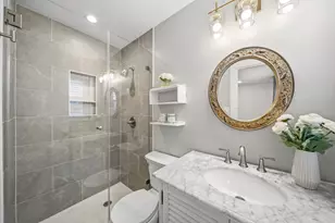 9634 Meadowglen Ln, Houston, TX 77063 - Photo 23