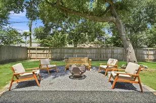 9634 Meadowglen Ln, Houston, TX 77063 - Photo 37