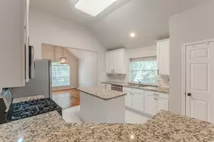 91 N Willow Point Cir, The Woodlands, TX 77382 - Photo 19