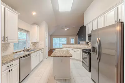 91 N Willow Point Circle, The Woodlands, TX 77382 - Photo 15