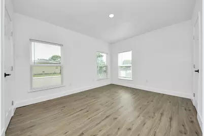 1203 W 6th Street, Freeport, TX 77541 - Photo 43