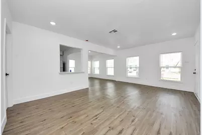 1203 W 6th Street, Freeport, TX 77541 - Photo 11