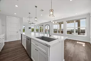 2001 Oceanview Dr, Seabrook, TX 77586 - Photo 9