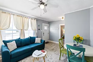 811 10th St, Galveston, TX 77550 - Photo 1