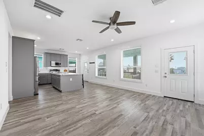 4025 A Vista Boulevard, Galveston, TX 77554 - Photo 3