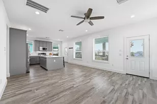4025 A Vista Blvd, Galveston, TX 77554 - Photo 3