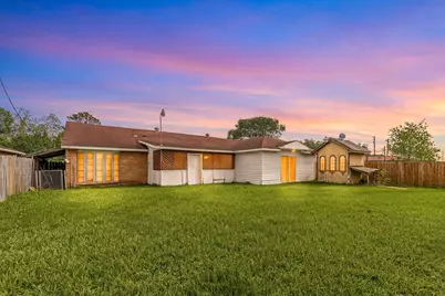 10719 Carvel Lane, Houston, TX 77072 - Photo 13