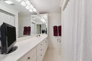 7445 Brompton St, Houston, TX 77025 - Photo 15