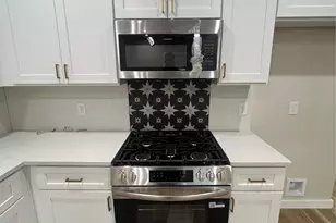 5325 Kenilwood Dr, Houston, TX 77033 - Photo 3