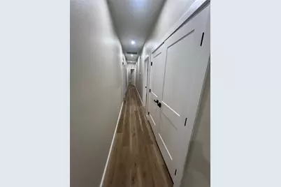 5325 Kenilwood Drive #AB, Houston, TX 77033 - Photo 5