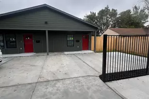 5325 Kenilwood Dr, Houston, TX 77033 - Photo 11