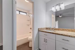 8100 Cambridge St, Houston, TX 77054 - Photo 19