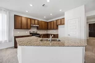 18206 Spruce Cottage Dr, Tomball, TX 77377 - Photo 9