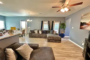 6542 Castle Loch Ct, Houston, TX 77048 - Photo 9