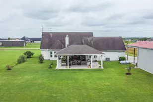 7818 Pebble Hill Ln, Rosharon, TX 77583 - Photo 7