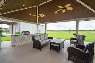 7818 Pebble Hill Ln, Rosharon, TX 77583 - Photo 17