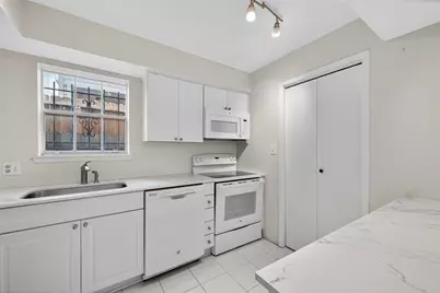 6201 Beverlyhill Street #35, Houston, TX 77057 - Photo 9