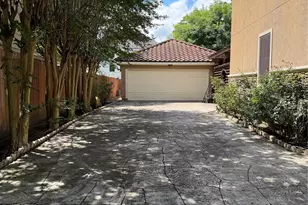 1710 Castlerock Dr, Houston, TX 77090 - Photo 1