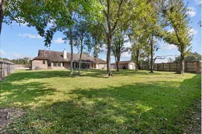 105 Canal Drive, Friendswood, TX 77546 - Photo 33