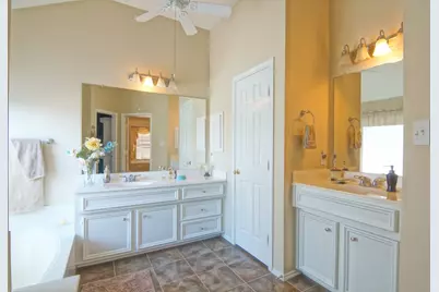 3819 Shady Breeze Dr, Houston, TX 77082 - Photo 5