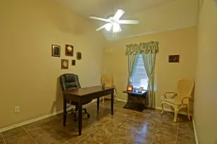 3819 Shady Breeze Dr, Houston, TX 77082 - Photo 9
