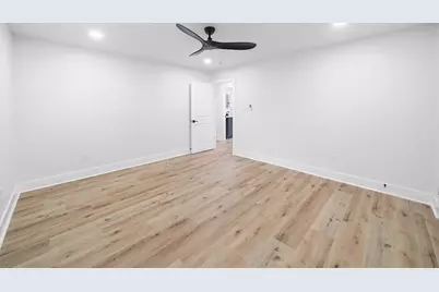 5203 Brookmeade Drive, Houston, TX 77045 - Photo 31