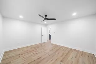 5203 Brookmeade Dr, Houston, TX 77045 - Photo 31
