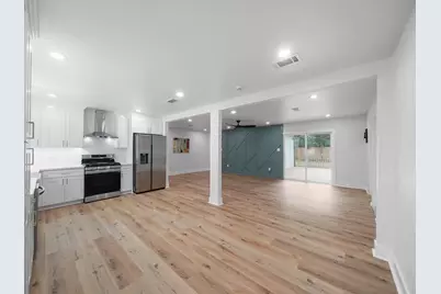 5203 Brookmeade Drive, Houston, TX 77045 - Photo 21