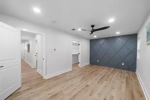 5203 Brookmeade Dr, Houston, TX 77045 - Photo 37