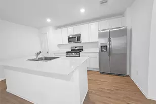 9518 Brookside Point Dr, Baytown, TX 77521 - Photo 3