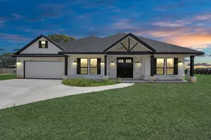 643 Lone Star Trail, Angleton, TX 77515 - Photo 1