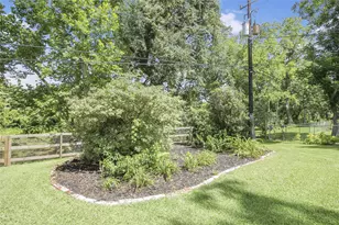 536 Oak Dr, Lake Jackson, TX 77566 - Photo 31
