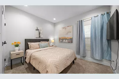 850 Elkhart Street #D/E, Houston, TX 77091 - Photo 9