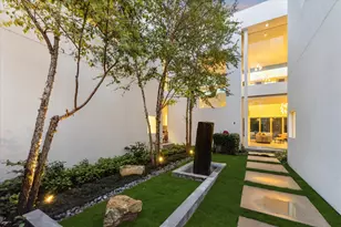 2169 University Blvd, Houston, TX 77030 - Photo 3