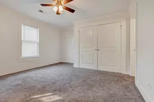 404 E 29th St, Houston, TX 77008 - Photo 9