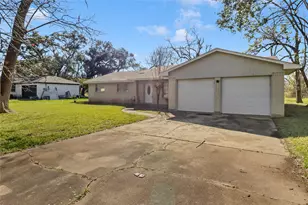 238 Sleepy Hollow Dr, Lake Jackson, TX 77566 - Photo 3