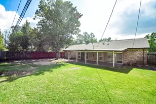 7222 Pella Dr, Houston, TX 77036 - Photo 17