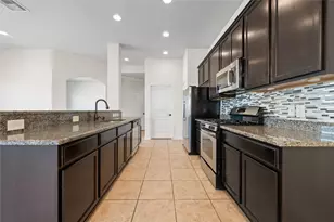 16627 Lake Aquilla Ln, Houston, TX 77044 - Photo 11