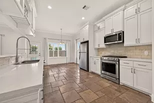 2211 Silverbonnet St, Houston, TX 77055 - Photo 15
