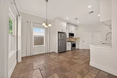 2211 Silverbonnet Street, Houston, TX 77055 - Photo 11