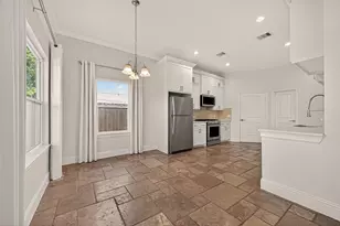 2211 Silverbonnet St, Houston, TX 77055 - Photo 11