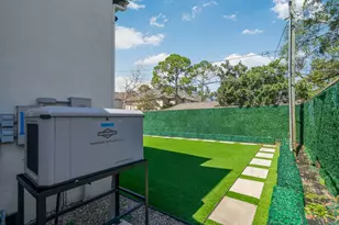 4704 Willow St, Bellaire, TX 77401 - Photo 47