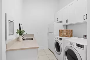 4704 Willow St, Bellaire, TX 77401 - Photo 41