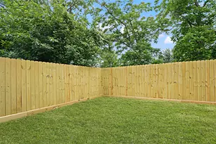 1313 Knight St, Houston, TX 77022 - Photo 13