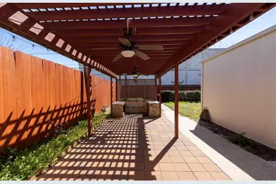 2219 Sealy Street, Galveston, TX 77550 - Photo 43